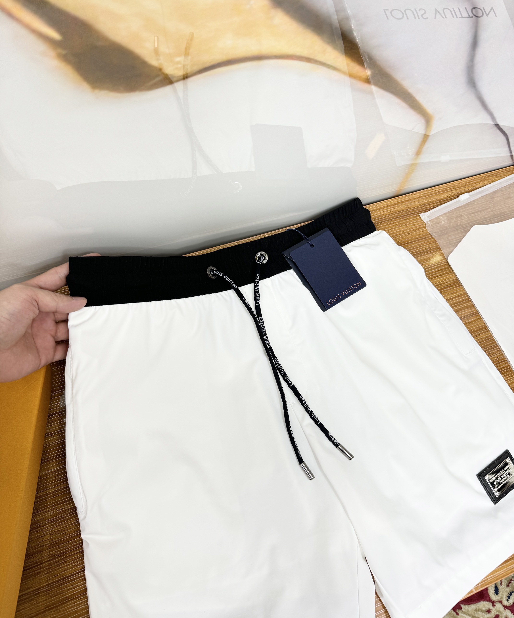 Quần short gió Louis Vuitton LV trơn tag vuông thêu Like Auth 1-1 on web CD